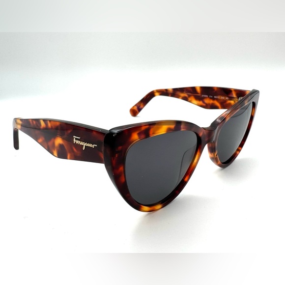 Salvatore Ferragamo Accessories - NEW Salvatore Ferragamo SF930S